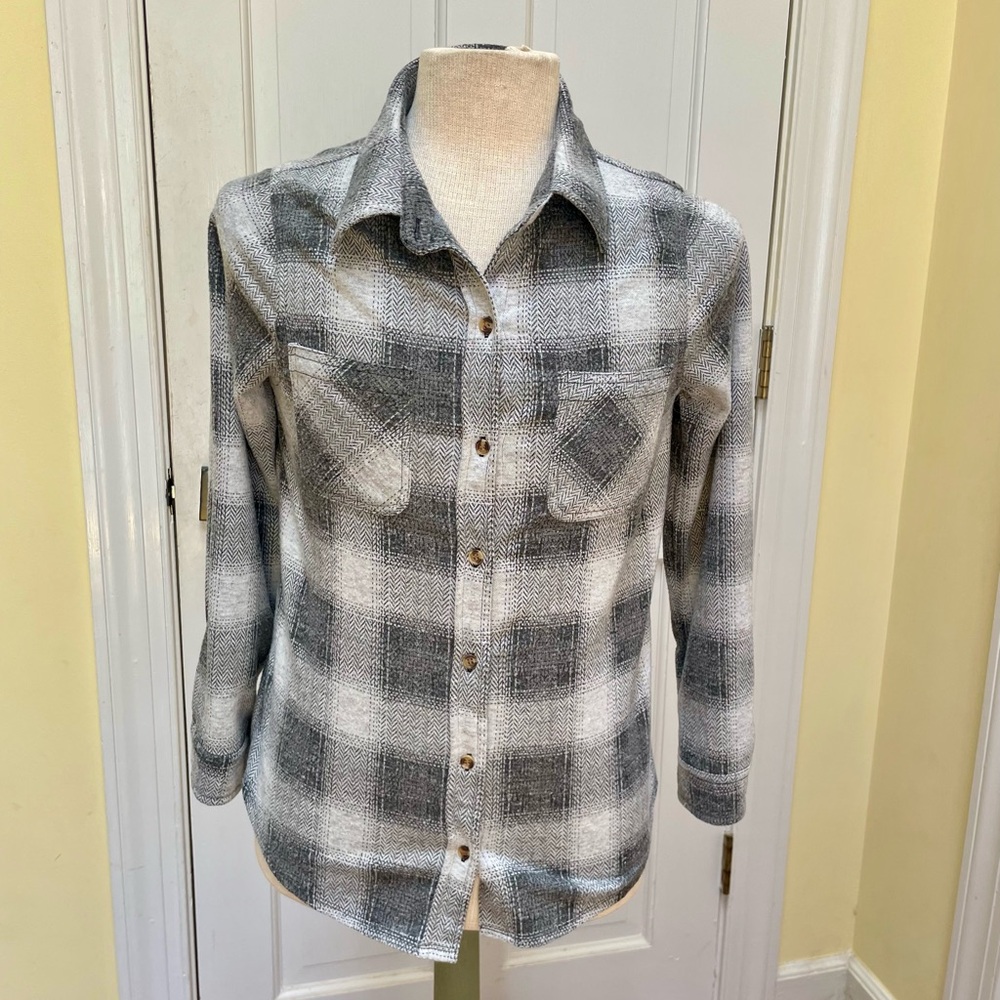Ci Sono Gray Plaid Shirt Classic size Medium